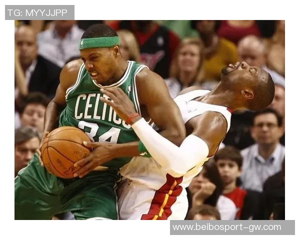 女主持与皮尔斯激辩感情界限亲吻与搂抱的道德考量